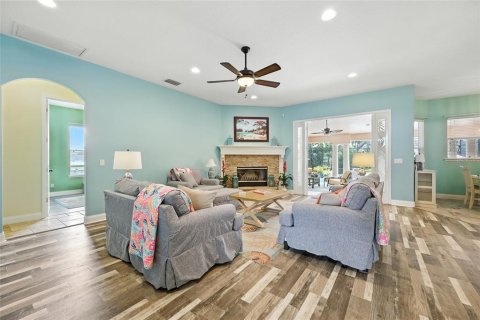 Casa en venta en Mount Dora, Florida, 6 dormitorios, 466.83 m2 № 1917068 - foto 23