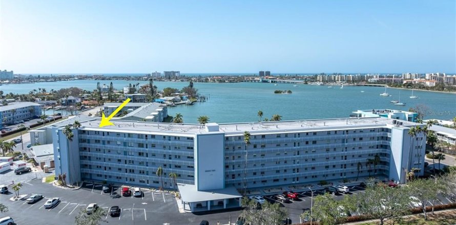 Condo in South Pasadena, Florida, 1 bedroom № 1532809