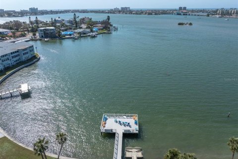 Condo in South Pasadena, Florida, 1 bedroom  № 1532809 - photo 29