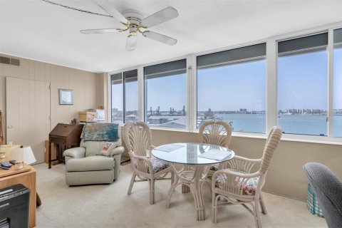 Condo in South Pasadena, Florida, 1 bedroom  № 1532809 - photo 3