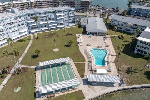 Condo in South Pasadena, Florida, 1 bedroom  № 1532809 - photo 21