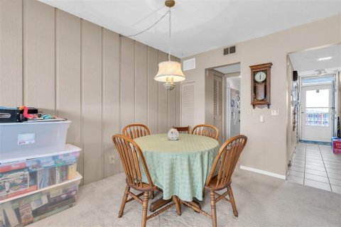 Condo in South Pasadena, Florida, 1 bedroom  № 1532809 - photo 12