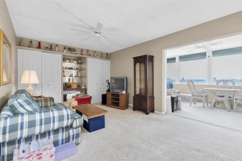 Condo in South Pasadena, Florida, 1 bedroom  № 1532809 - photo 7
