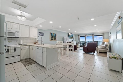 Condominio en venta en Madeira Beach, Florida, 1 dormitorio, 80.36 m2 № 1591029 - foto 19