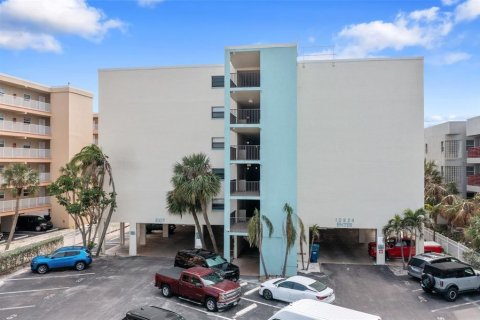 Condominio en venta en Madeira Beach, Florida, 1 dormitorio, 80.36 m2 № 1591029 - foto 2
