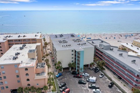 Condominio en venta en Madeira Beach, Florida, 1 dormitorio, 80.36 m2 № 1591029 - foto 3