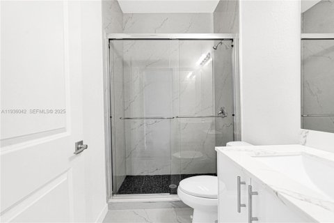 Townhouse in Miami, Florida 5 bedrooms № 1994159 - photo 21