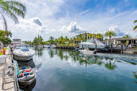 Condo in North Miami, Florida, 1 bedroom  № 1704436 - photo 19
