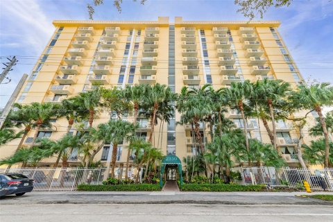 Condo in North Miami, Florida, 1 bedroom  № 1704436 - photo 20