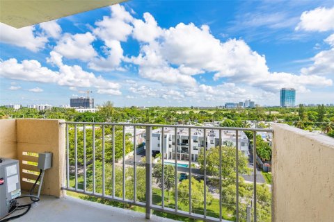 Condo in North Miami, Florida, 1 bedroom  № 1704436 - photo 16