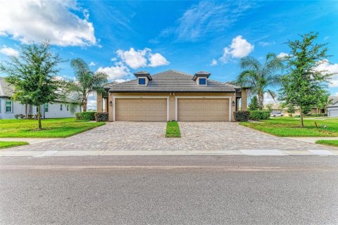Casa en venta en Lakewood Ranch, Florida, 2 dormitorios, 155.33 m2 № 2223352 - foto 2