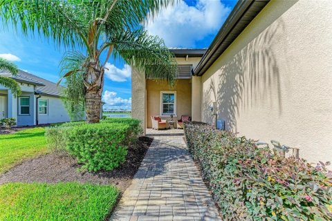 Casa en venta en Lakewood Ranch, Florida, 2 dormitorios, 155.33 m2 № 2223352 - foto 3