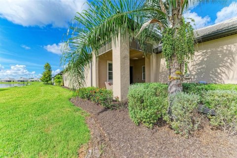 Casa en venta en Lakewood Ranch, Florida, 2 dormitorios, 155.33 m2 № 2223352 - foto 4