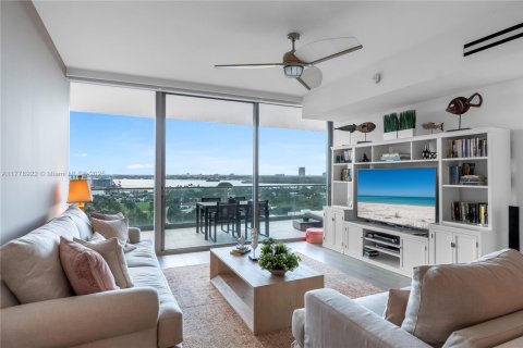 Condo in Bal Harbour, Florida, 2 bedrooms  № 1868606 - photo 3