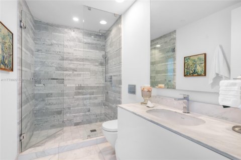 Condo in Bal Harbour, Florida, 2 bedrooms  № 1868606 - photo 19