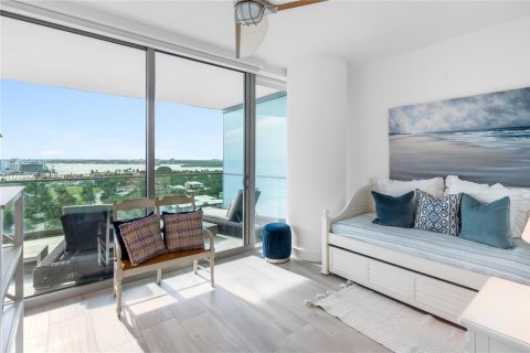 Condo in Bal Harbour, Florida, 2 bedrooms  № 1868606 - photo 17