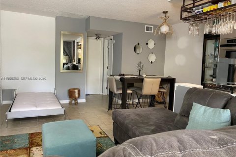 Copropriété à louer à Hollywood, Floride: 1 chambre, 55.46 m2 № 2009719 - photo 4