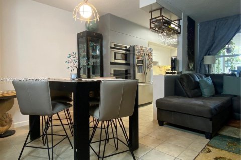 Copropriété à louer à Hollywood, Floride: 1 chambre, 55.46 m2 № 2009719 - photo 5