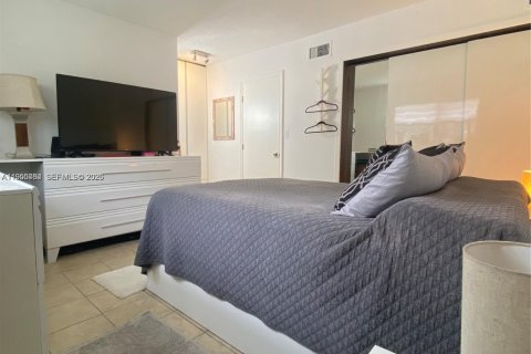 Copropriété à louer à Hollywood, Floride: 1 chambre, 55.46 m2 № 2009719 - photo 8