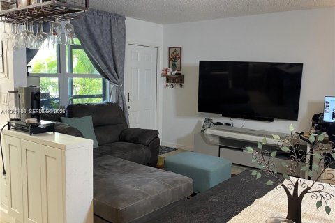 Copropriété à louer à Hollywood, Floride: 1 chambre, 55.46 m2 № 2009719 - photo 2