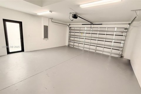 House in Lehigh Acres, Florida 3 bedrooms № 1989252 - photo 20