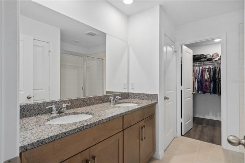 Townhouse in Oviedo, Florida 4 bedrooms, 172.52 sq.m. № 2205845 - photo 20