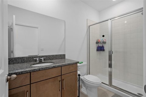 Townhouse in Oviedo, Florida 4 bedrooms, 172.52 sq.m. № 2205845 - photo 3
