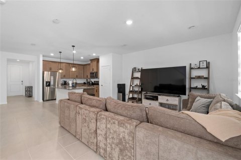 Townhouse in Oviedo, Florida 4 bedrooms, 172.52 sq.m. № 2205845 - photo 15