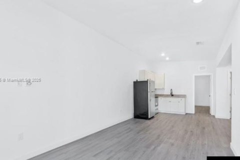 Casa en alquiler en Hallandale Beach, Florida, 3 dormitorios, 108.7 m2 № 1781516 - foto 14