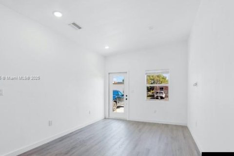 Casa en alquiler en Hallandale Beach, Florida, 3 dormitorios, 108.7 m2 № 1781516 - foto 17