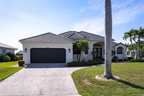 House in Punta Gorda, Florida 3 bedrooms, 188.03 sq.m. № 1680998 - photo 28