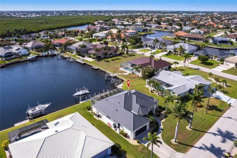 House in Punta Gorda, Florida 3 bedrooms, 188.03 sq.m. № 1680998 - photo 26