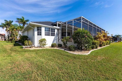 House in Punta Gorda, Florida 3 bedrooms, 188.03 sq.m. № 1680998 - photo 22