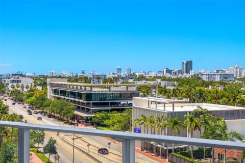 Condo in Miami Beach, Florida, 2 bedrooms  № 1856933 - photo 10