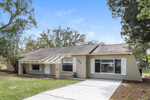 Villa ou maison à louer à Spring Hill, Floride: 3 chambres, 135.54 m2 № 2158051 - photo 3