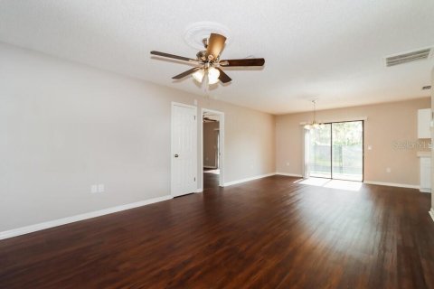 Villa ou maison à louer à Spring Hill, Floride: 3 chambres, 135.54 m2 № 2158051 - photo 4