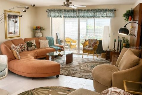 Copropriété à louer à Sarasota, Floride: 2 chambres, 95.04 m2 № 2120229 - photo 4