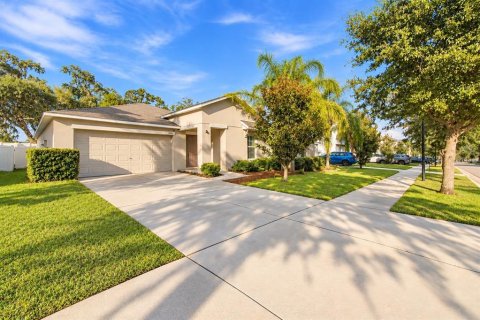 Villa ou maison à vendre à Dover, Floride: 3 chambres, 144.18 m2 № 2430300 - photo 2
