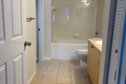 Condominio en alquiler en Hollywood, Florida, 1 dormitorio, 68.38 m2 № 2080228 - foto 10
