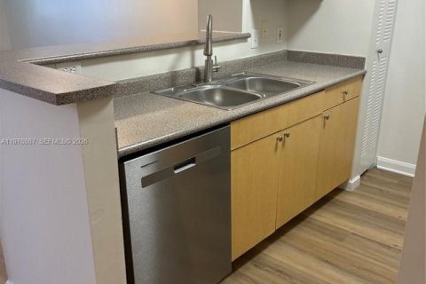 Condominio en alquiler en Hollywood, Florida, 1 dormitorio, 68.38 m2 № 2080228 - foto 4