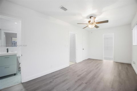 Villa ou maison à vendre à Hollywood, Floride: 3 chambres, 106.28 m2 № 2048167 - photo 14