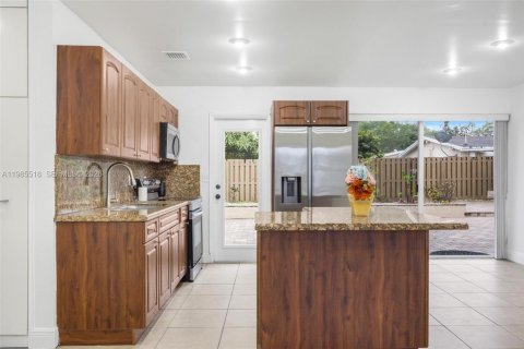 Villa ou maison à vendre à Hollywood, Floride: 3 chambres, 106.28 m2 № 2048167 - photo 7