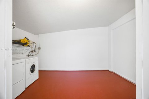 Villa ou maison à vendre à Hollywood, Floride: 3 chambres, 106.28 m2 № 2048167 - photo 26