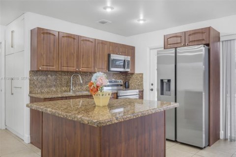 Villa ou maison à vendre à Hollywood, Floride: 3 chambres, 106.28 m2 № 2048167 - photo 9