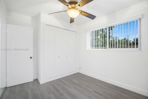 Villa ou maison à vendre à Hollywood, Floride: 3 chambres, 106.28 m2 № 2048167 - photo 21