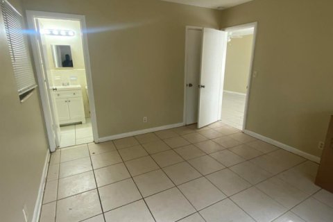 Casa en venta en Fort Lauderdale, Florida, 4 dormitorios, 116.78 m2 № 2388431 - foto 5