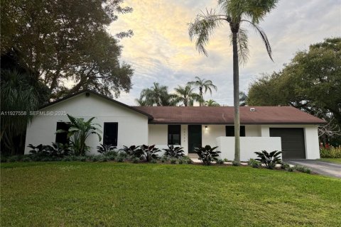 House in Palmetto Bay, Florida 3 bedrooms, 120.77 sq.m. № 1987240 - photo 2