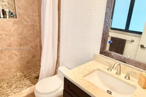 House in Palmetto Bay, Florida 3 bedrooms, 120.77 sq.m. № 1987240 - photo 11