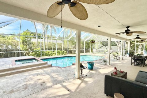 House in Palmetto Bay, Florida 3 bedrooms, 120.77 sq.m. № 1987240 - photo 19