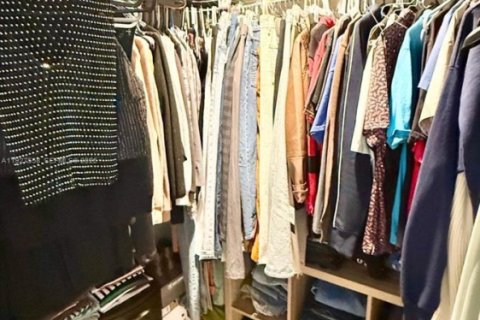 House in Palmetto Bay, Florida 3 bedrooms, 120.77 sq.m. № 1987240 - photo 21